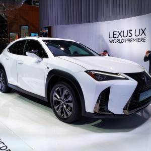 全新雷克萨斯UX日内瓦首秀 定位紧凑级SUV