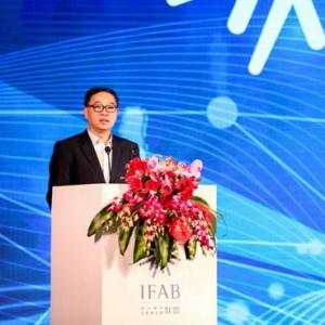 打造金融科技人才，决胜中小银行转型发展