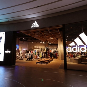 深圳首家阿迪达斯“运动时尚品牌体验店”深业上城开幕