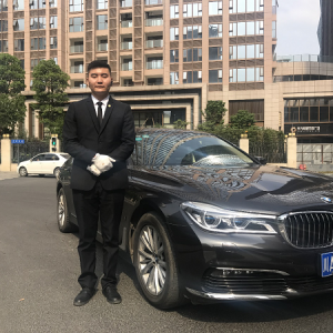 寻找收入过万的行程管家！