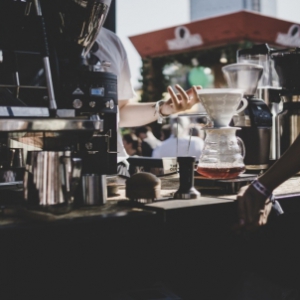 都市白领办公室必备品，咖啡！