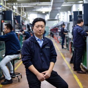 人大代表杨飞飞：扎根基层15年，连富士康都为他骄傲