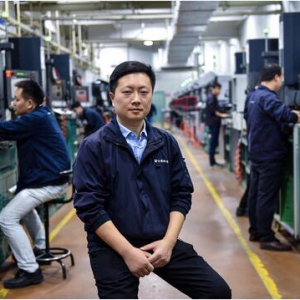 人大代表杨飞飞：扎根基层15年，连富士康都为他骄傲