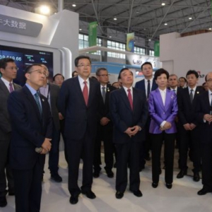 蒙牛“大数据牛奶”闪亮数博会