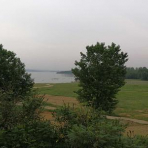 安康岚皋一电力大学生携女友回家创业