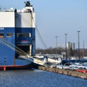 欧盟警告特朗普：全球将对3000亿美元美国产品展开报复