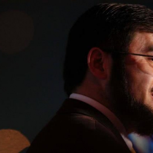 他曾是中国互联网大哥大年赚216亿，BAT老板靠他组局，如今黯然谢幕