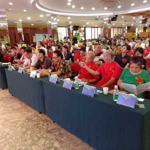 深圳商界精英公司创一周年启动共享平台