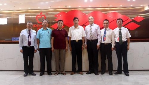 张仲会将军莅临理想科技集团全球运营中心参观指导