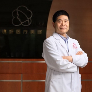 激光美容巨擘陈锦安|你离美的距离，只差一次激光美容