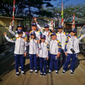 高举亚运会小火炬，361°儿童“小火炬手”用行动点燃“对世界的热爱”