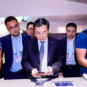 奋战19载，历经两度生死，这个民族品牌何以在欧洲惊艳世界