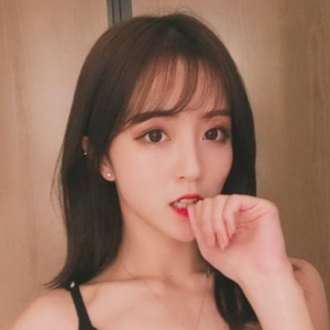 粉丝即将赶超迪丽热巴成抖音一姐?莉哥：迪丽热巴是我偶像!