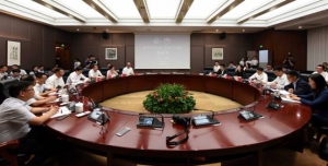 马云率队夜访茅台与李保芳等展开对话:携手定调中国数据合作经典样板