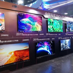 把第一成绩单做成海报，还玩转iPhoneXS发售热点！“彩电一哥”创维城会玩