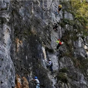 最佳山地旅游目的地黔西南之最该去玩的户外运动