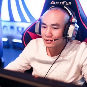 虎牙天命杯：表演赛拉风龙神级操作成功吃鸡，3+1模式主播成大腿？