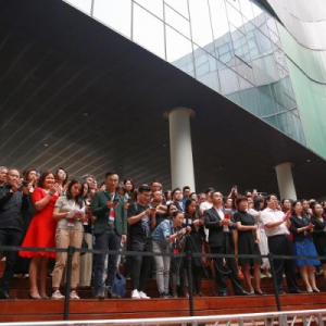 蔡国强现场创作 致意雅昌25周年