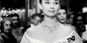 奥黛丽·赫本告诉你，为什么欧菲姿office能打造出女人的优雅