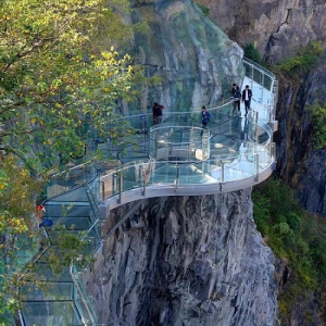 毗邻世界建筑奇迹 上海世茂精灵之城主题乐园即将开业