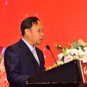 益邦行咨询助力爱加餐项目 获颁爱心公益伙伴荣誉奖杯