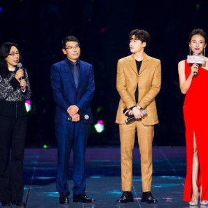 育“春蕾”筑未来 珀莱雅十五周年盛典为爱启航