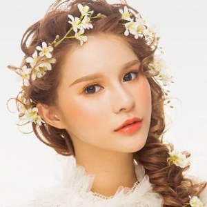 血色COCO夺虎牙御宅女少冠军，电竞“杨颖”名不虚传