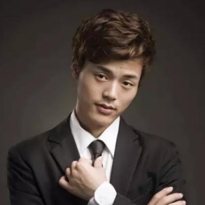 CF一哥阿飞勇夺枪王，虎牙星盛典大放异彩