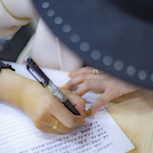 淘宝直播破局产业带转型难题，淘宝商家日销千万成常态