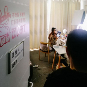 销售额千万主播近千人 淘宝直播引动秀场经纪人投奔潮