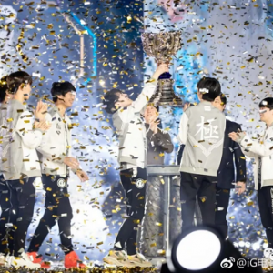 一事无成王思聪 | 白羽面孔