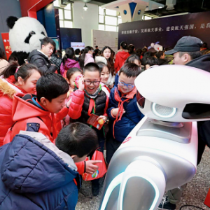 康师傅科普展实证解析“方便面无需防腐剂” 营养师顾中一现身正解