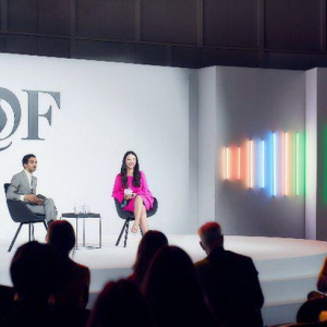 余晚晚担任美国版《Vogue》首位特邀亚洲撰稿人 深入推动中西文化交流