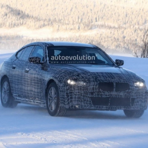 曝BMW i4最新谍照 纯电动轿跑/基于CLAR平台打造