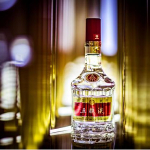 核心产品迭代升级 第八代经典五粮液正式亮相