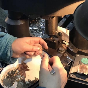 老字号英雄上新了，请法国珠宝设计师做钢笔，将在天猫首发