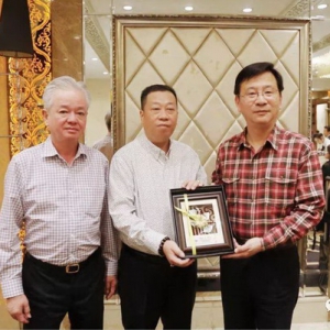 完美公司古润金率马来西亚“一带一路”委员会拜会江苏省委统战部领导