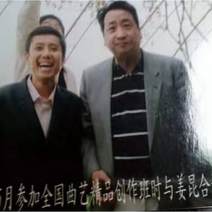 一生酷爱相声的张荣富