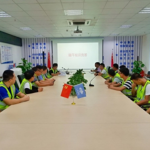 端午香粽共团圆 绿帛红珠华瑾年