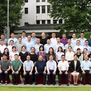 楼忠福在浙大广厦高管研修班上发言：人才梯队建设是企业发展关键