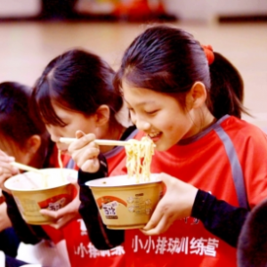 船大能调头：康师傅上半年稳健增长背后的食安与科普梦