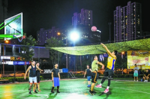 昌发展龙域中心点亮回天“夜经济”