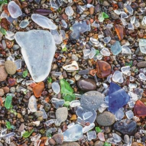 我国废旧玻璃制品回收率低 专家建议玻璃瓶强制回收应立法