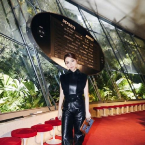 “铁肺小天后”邓紫棋，第一爱皮裤，第二爱它？