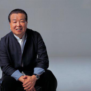 华彬集团董事长严彬荣膺70年70企70人“中国杰出贡献企业家”