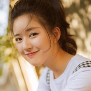 甜系女孩"赵露思的素颜肌的秘密法宝，三文鱼婴儿针面膜！