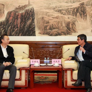 李曙光董事长率队拜访新华通讯社