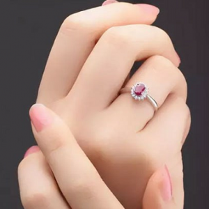 珠宝界的小米！易网通宝让奢侈不再奢望