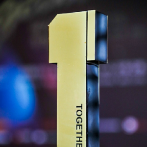 硬核与温度并存 北京汽车荣获“年度影响力企业”大奖