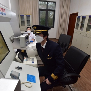 东航机长府周洁：12年了 武汉 我来了